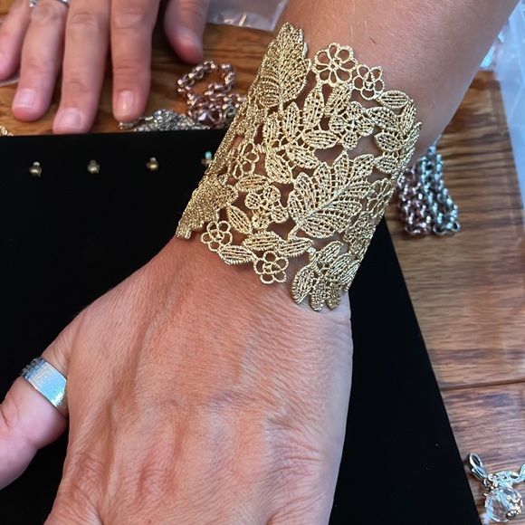 Stella & Dot Chantilly bracelet . - Picture 4 of 4